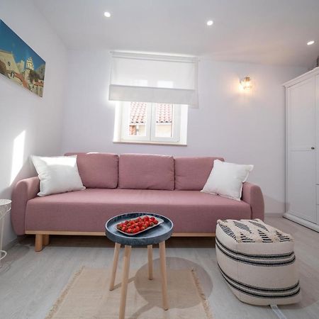 New Cozy Apartment - Center Of Old Town 오미스 외부 사진