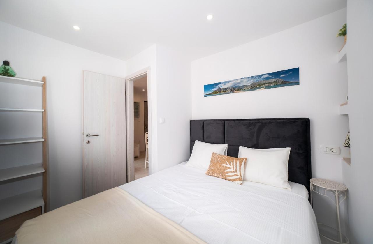 New Cozy Apartment - Center Of Old Town 오미스 외부 사진
