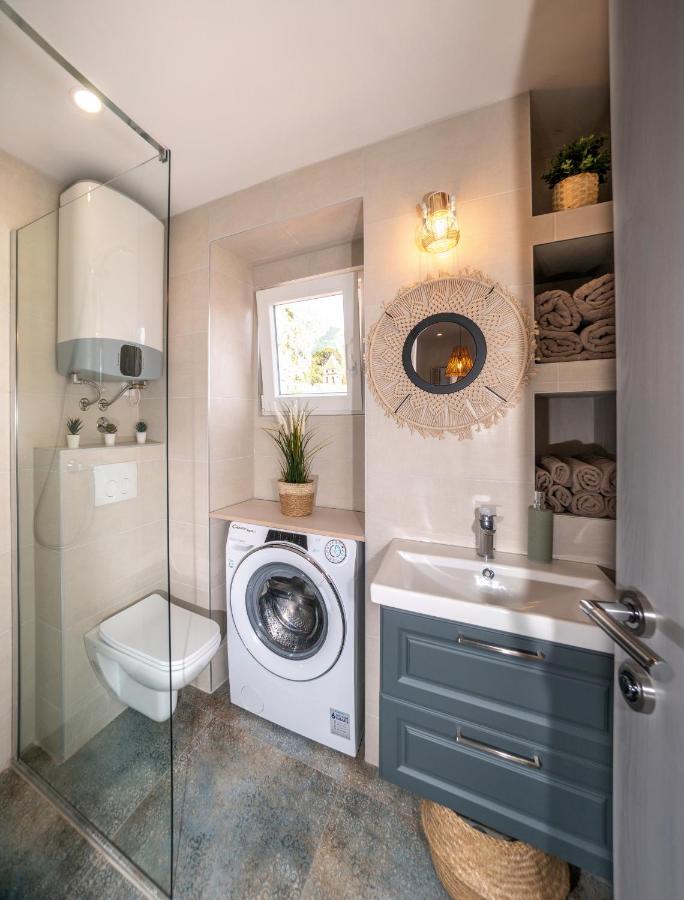 New Cozy Apartment - Center Of Old Town 오미스 외부 사진