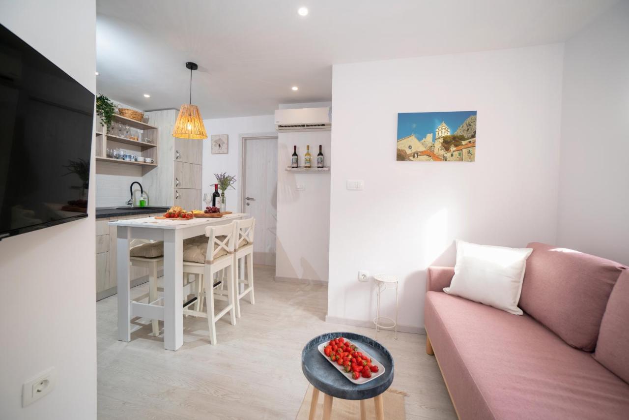 New Cozy Apartment - Center Of Old Town 오미스 외부 사진