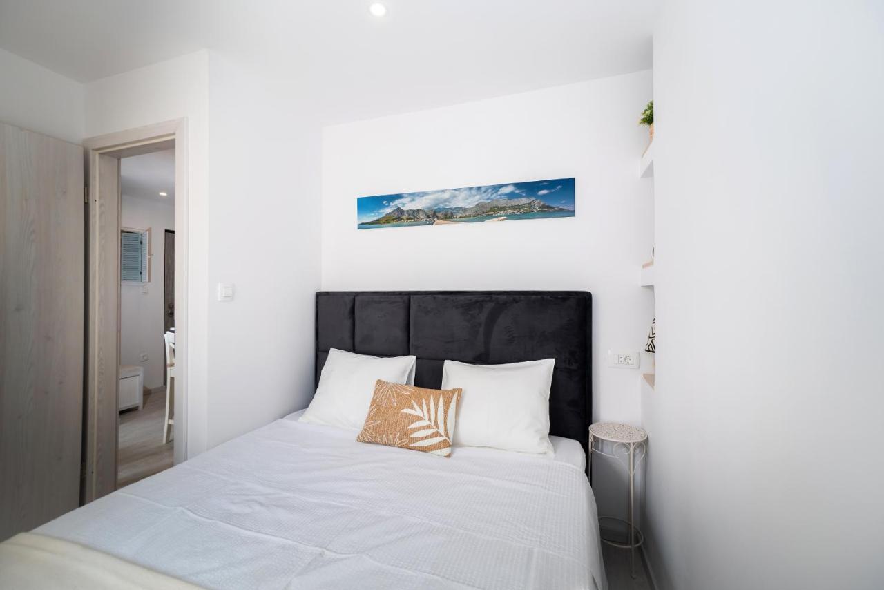 New Cozy Apartment - Center Of Old Town 오미스 외부 사진